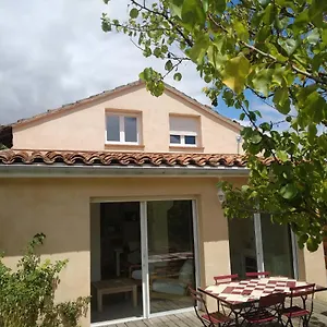  Hébergement de vacances Maison Cosy Avec Jardin Privé